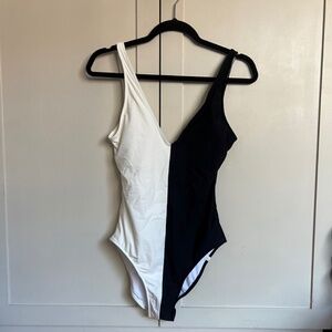 Summersalt one piece black and white swimsuit - size 8